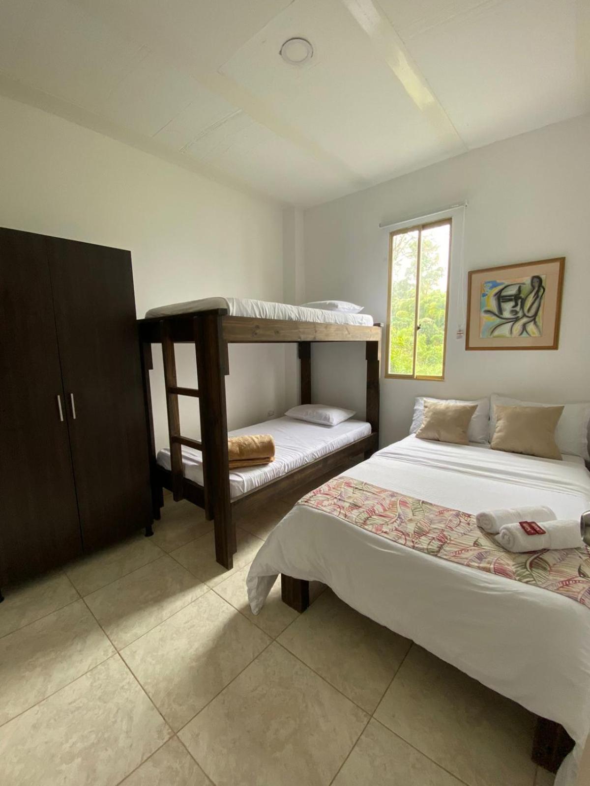 Mahalo Hostel 萨兰托 外观 照片