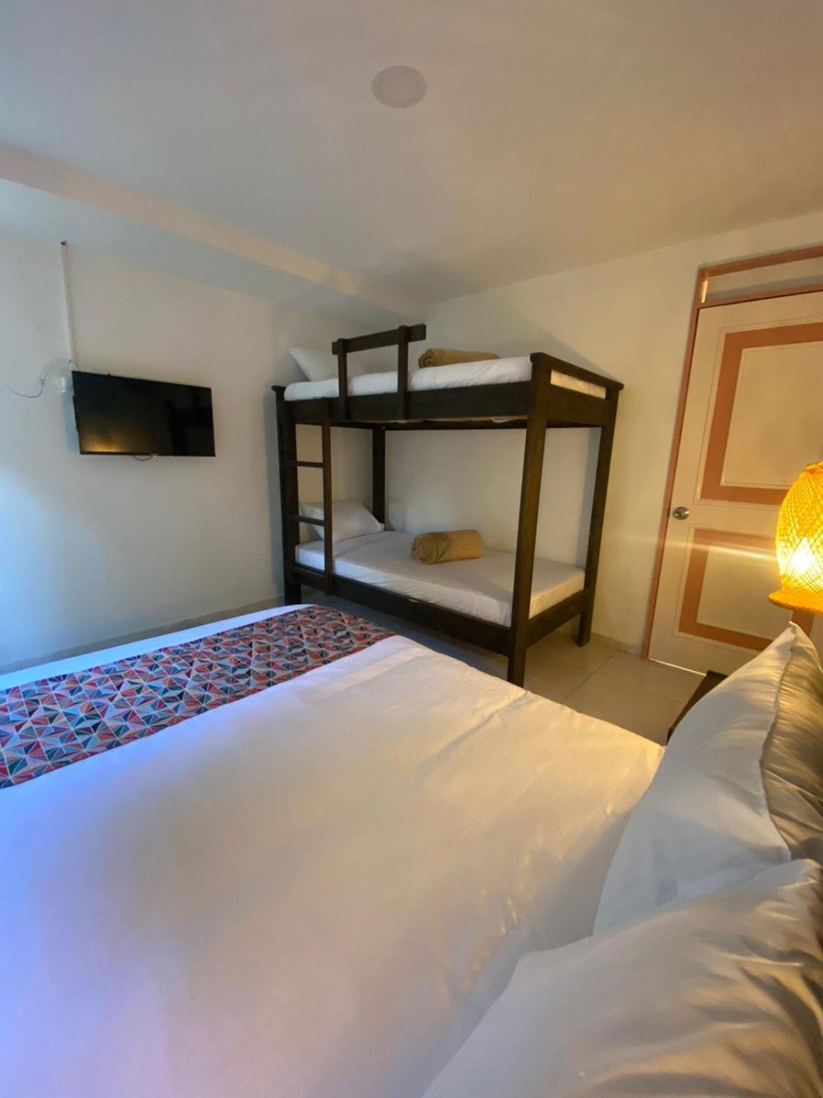 Mahalo Hostel 萨兰托 外观 照片
