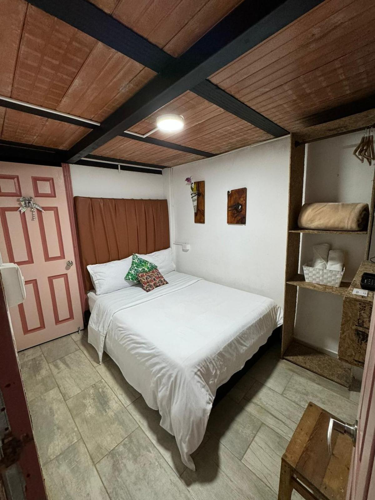 Mahalo Hostel 萨兰托 外观 照片